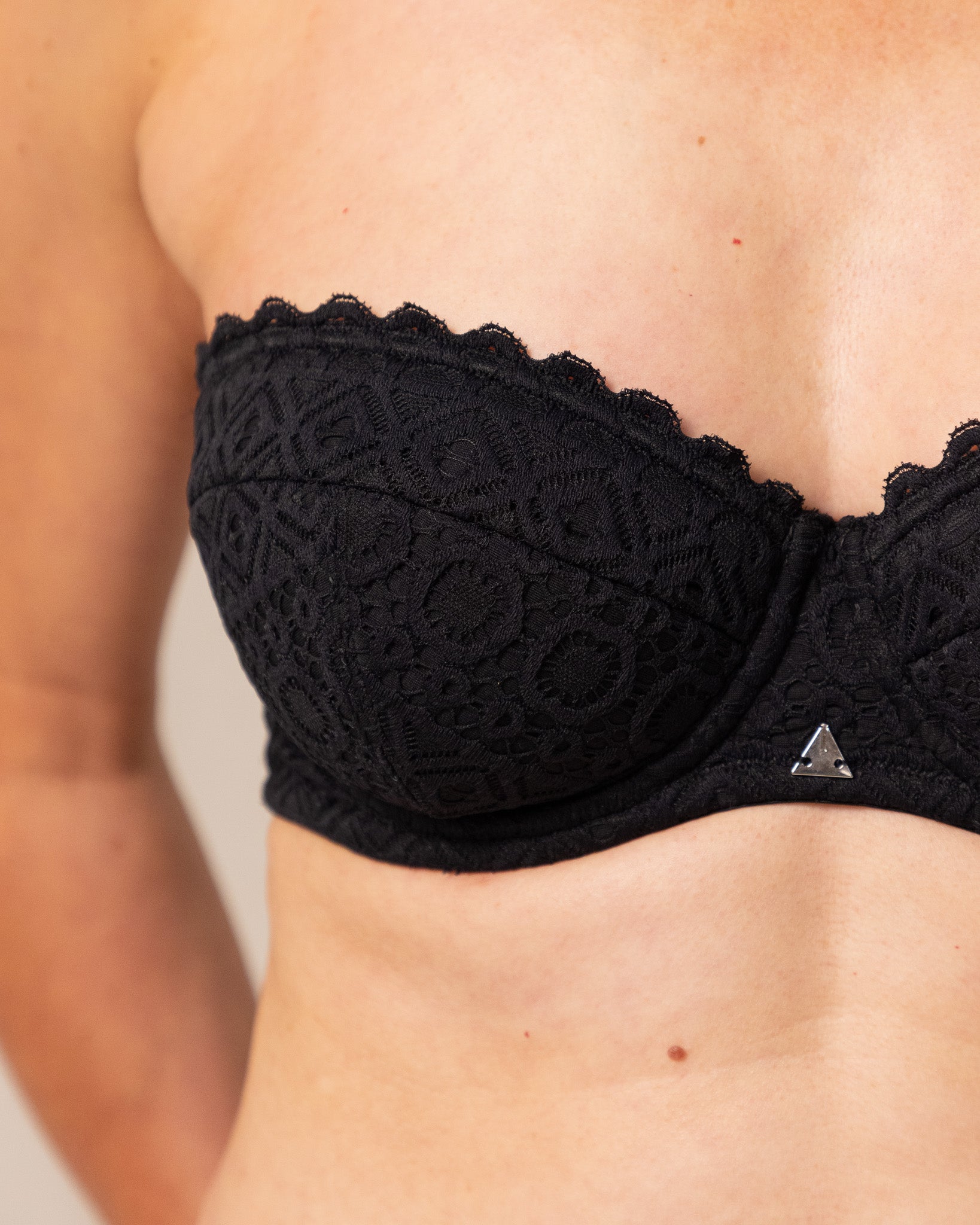 No Doubt Y Bra in Black Y Bra Fashion