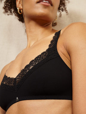 A wireless, soft cup bralette in luxe dense Italian tricot. This t-shirt bra is smooth under clothes. Available in AA-C Cup